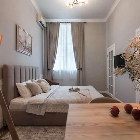 Hidden Gem With Its Own Private Entry At Lypky Διαμέρισμα Κίεβο Εξωτερικό φωτογραφία