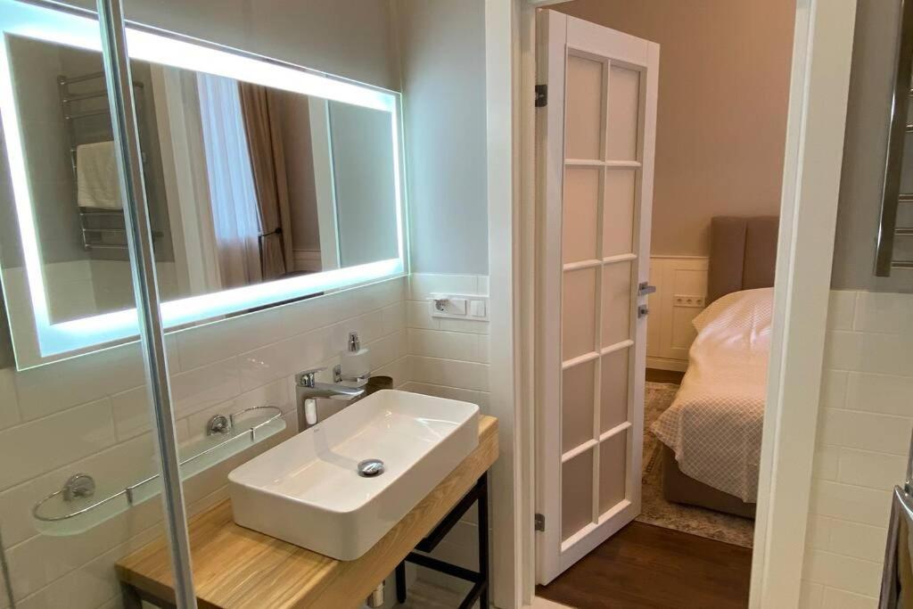 Hidden Gem With Its Own Private Entry At Lypky Διαμέρισμα Κίεβο Εξωτερικό φωτογραφία